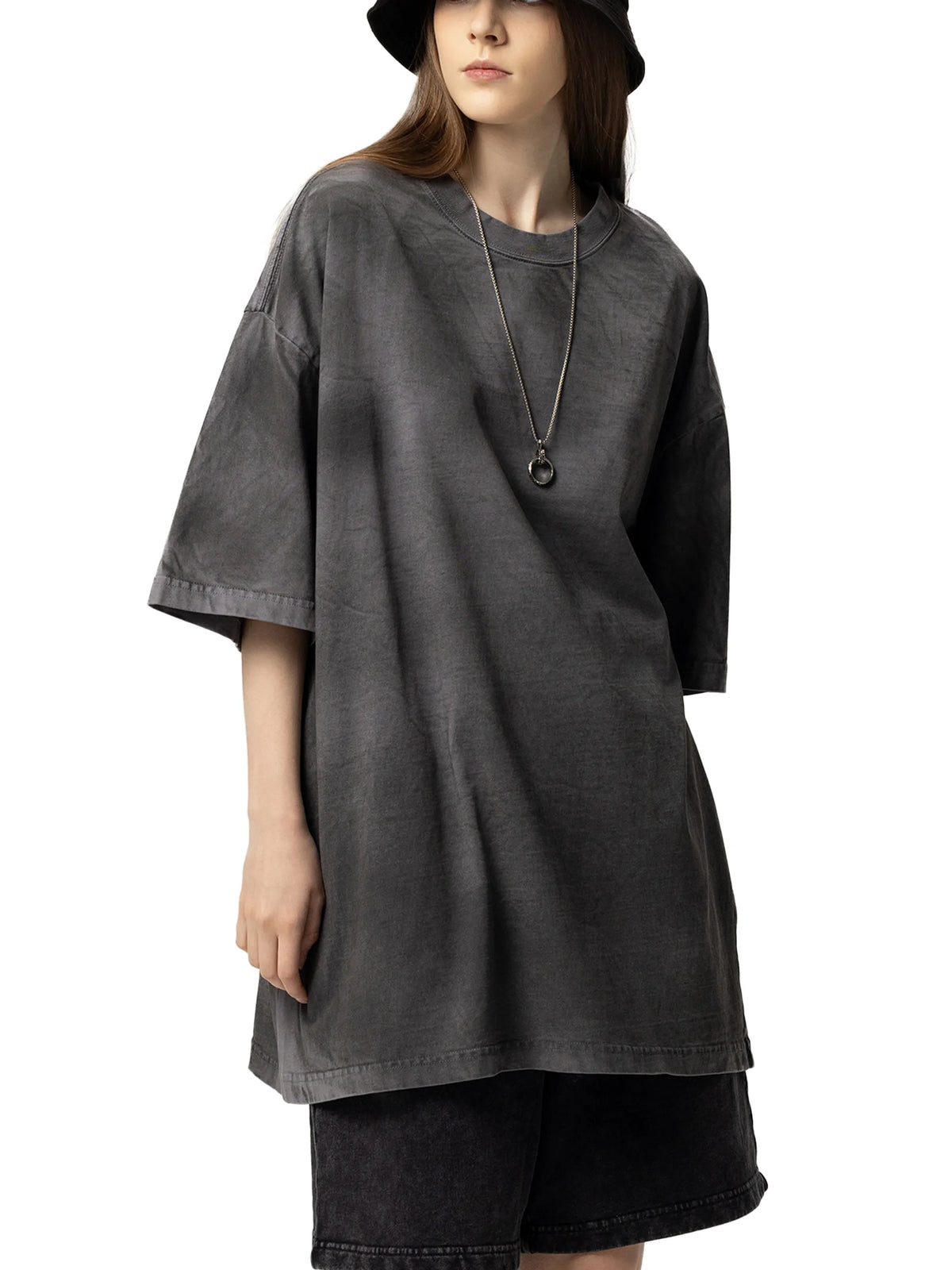 CHARCOAL TEE.