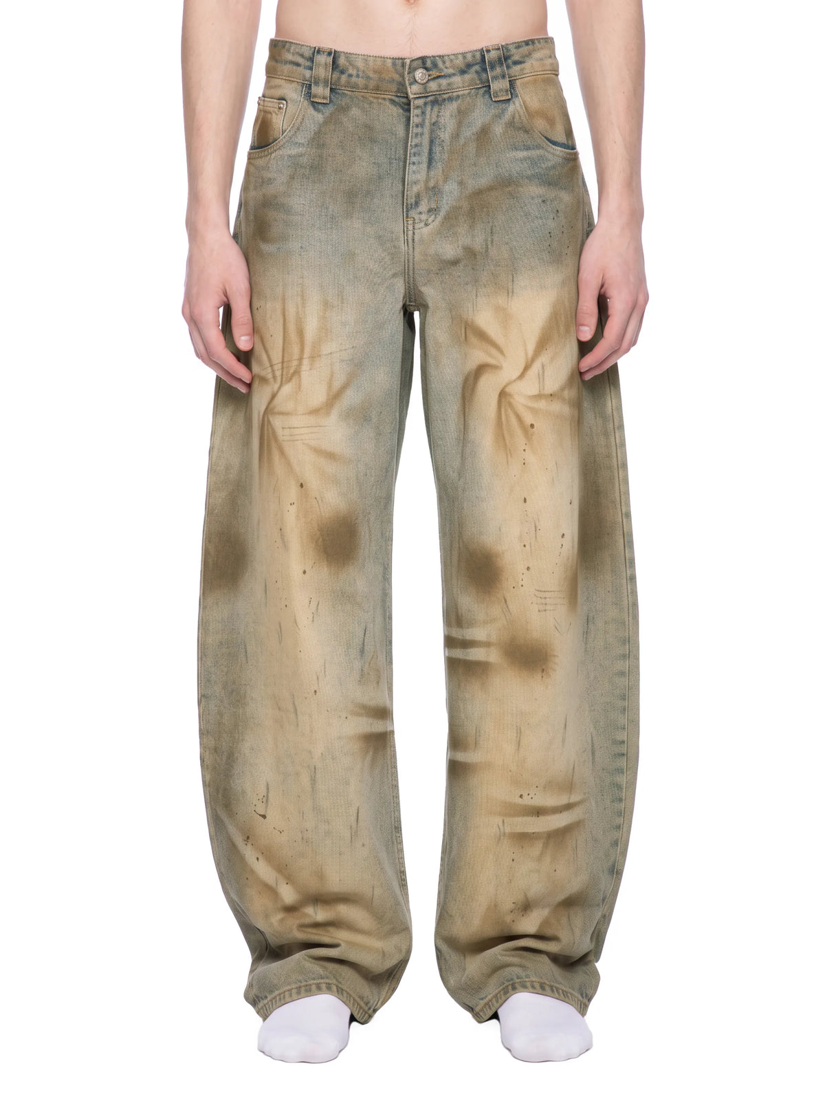 WASHED BARREL JEANS.